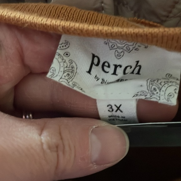 Perch by blu pepper size 1X and 3X rust Henley long sleeve raw hem oversize top - Picture 6 of 12